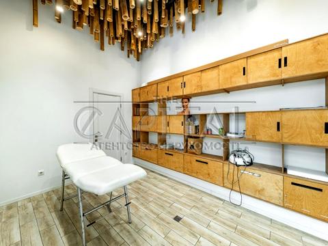 комерційна за адресою Старонаводницька вул., 6