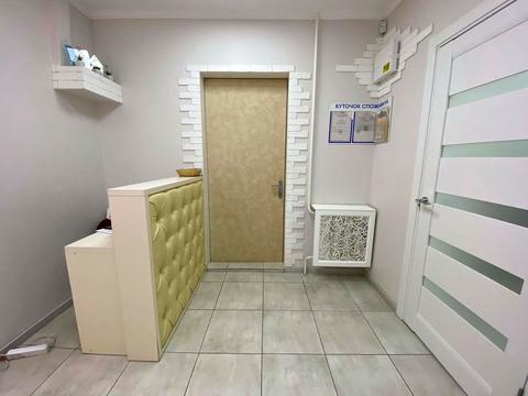 комерційна за адресою Ревуцького вул., 30/1