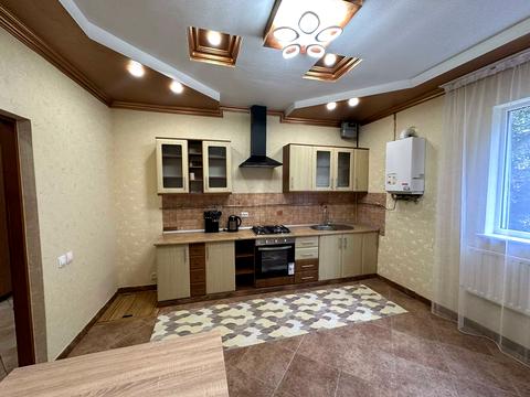 будинок за адресою Євгена Олесницького вул. ()