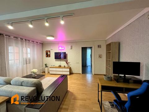 квартира по адресу Амвросия Бучмы бульв., 4