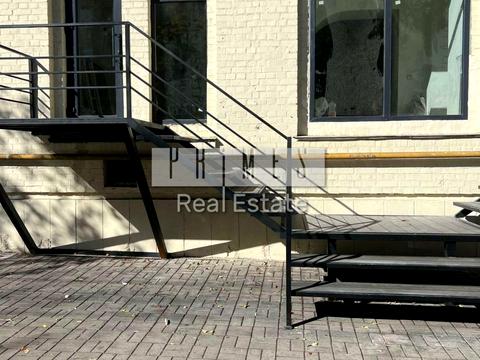 комерційна за адресою Межигірська вул., 57/17