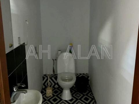 комерційна за адресою Межигірська вул., 87-А