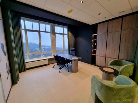 коммерческая по адресу Михаила Грушевского ул., 9б