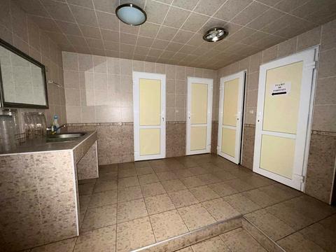 комерційна за адресою Довженка вул., 6а