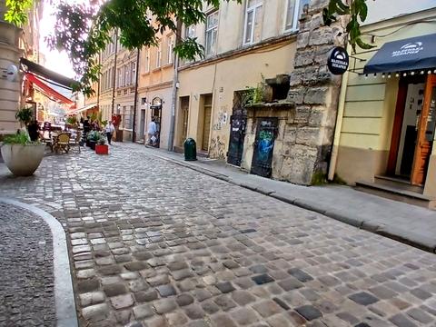 комерційна за адресою Староєврейська вул., 50