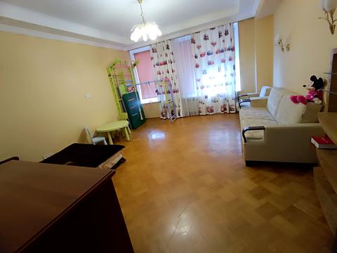 квартира за адресою Літературна вул., 1а