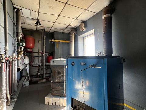 комерційна за адресою Лісова вул. (Пархоменка), 1