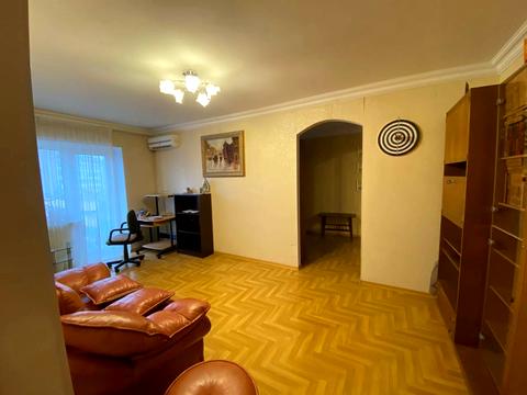 квартира за адресою Леоніда Каденюка просп. (Юрія Гагаріна), 20-А