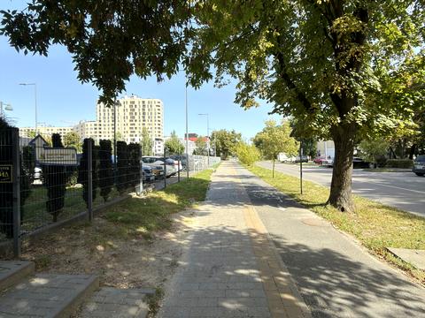 комерційна за адресою Садова вул., 2а/1