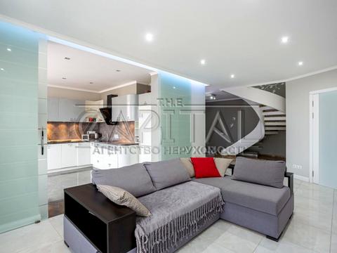квартира за адресою Анни Ахматової вул., 34