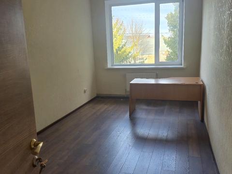 комерційна за адресою Металургів вул., 15