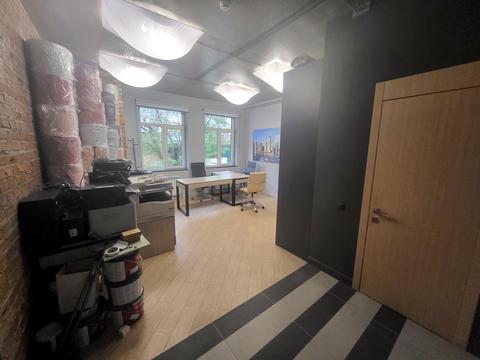 комерційна за адресою Гоголівська вул., 14