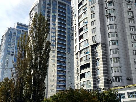 квартира за адресою Миколи Ушакова вул., 1