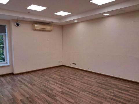 комерційна за адресою Басейна вул., 7-В