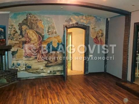 комерційна за адресою Десятинна вул., 7