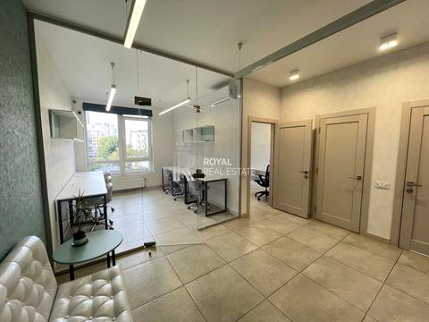 комерційна за адресою Жилянська вул., 68