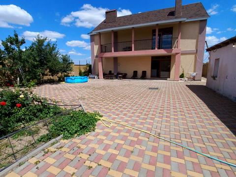 будинок за адресою Каштанова, 1