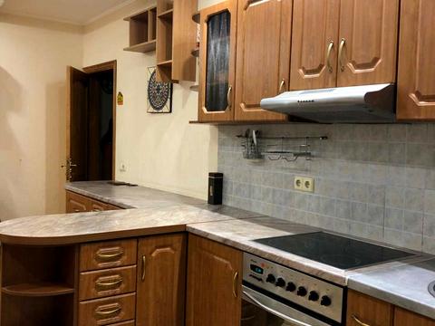 квартира за адресою Київ, Драгоманова вул., 25