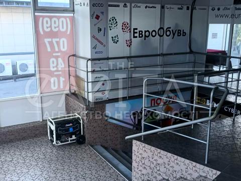 комерційна за адресою Андрія Малишка вул., 1