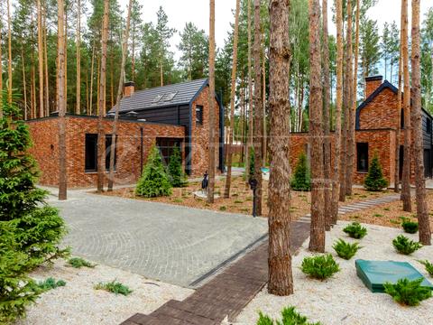 будинок за адресою Набережна вул.