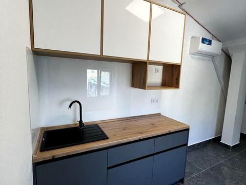 комерційна за адресою Межигірська вул., 86