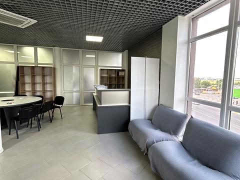 комерційна за адресою Гнатюка пров., 3