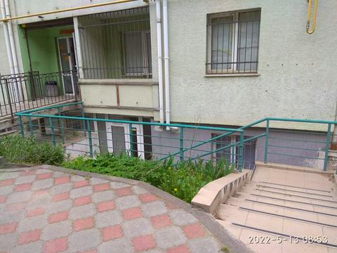 комерційна за адресою Угорська вул., 17