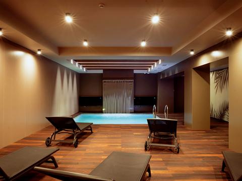 комерційна за адресою Саксаганського вул., 53/80