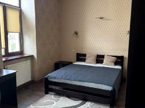 квартира за адресою Дорошенка вул., 8