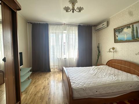 квартира за адресою Анни Ахматової вул., 31