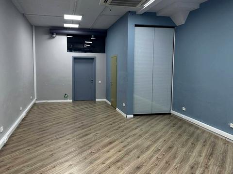 комерційна за адресою Грецька пл., 1