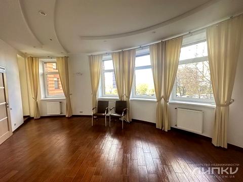коммерческая по адресу Леси Украинки бульв., 23-А