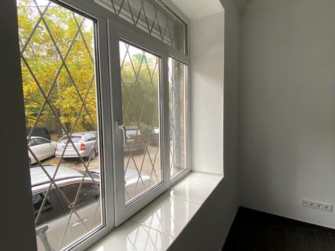 комерційна за адресою Межигірська вул., 56/50