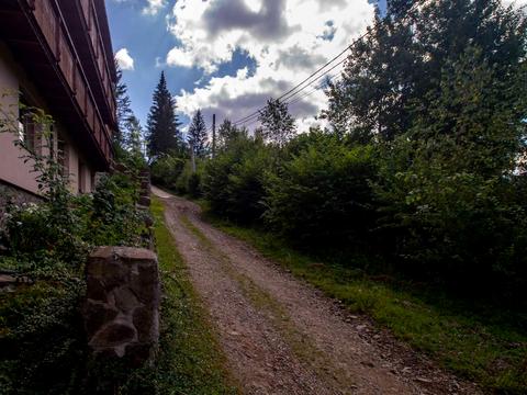 коммерческая по адресу Устияновича вул., 1