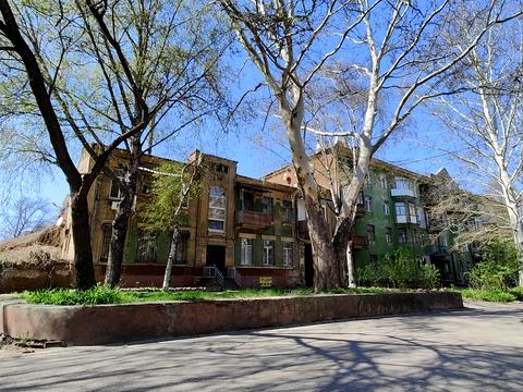 комерційна за адресою Філософська, 40