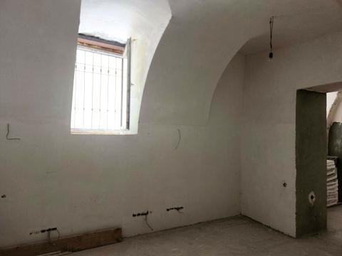 комерційна за адресою Польська вул., 21