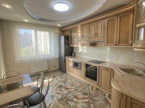 квартира за адресою Ревуцького вул., 9