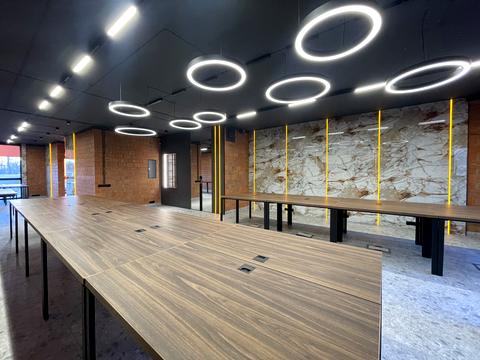 комерційна за адресою Джона Маккейна вул. (Івана Кудрі), 1