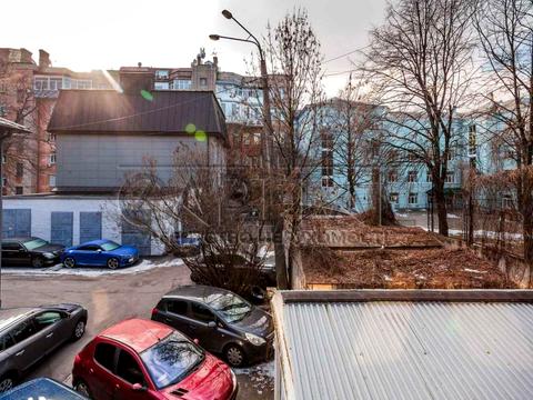 комерційна за адресою Шовковична вул., 34