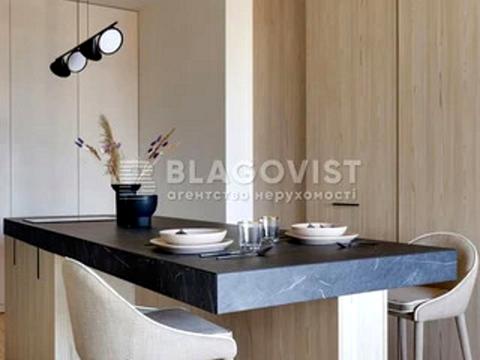 квартира за адресою Причальна вул., 8