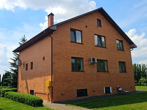 будинок за адресою Квітнева