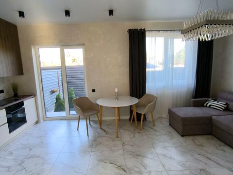 будинок за адресою Свято-Покровська вул. (Леніна)