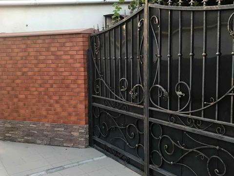 будинок за адресою Шкільна