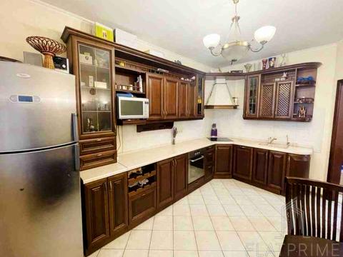 квартира за адресою Анни Ахматової вул., 45