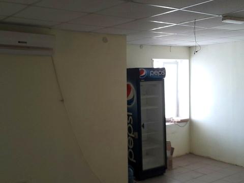 коммерческая по адресу Будівельників ул., 2