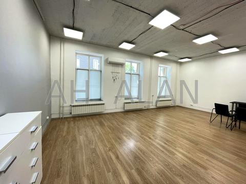 комерційна за адресою Кожум'яцька вул., 10