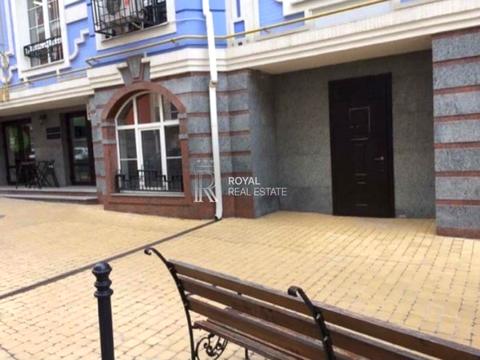 комерційна за адресою Дегтярна вул., 7