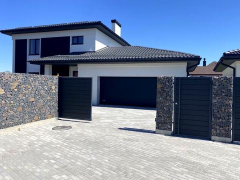 будинок за адресою Приозерна вул.