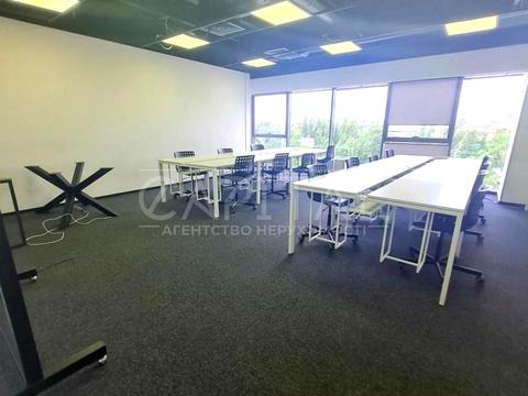 комерційна за адресою Вадима Гетьмана вул., 6