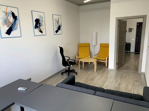 комерційна за адресою Жилянська вул., 68